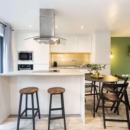 5bedroom Townhouse 15mins To City Centre By Rest&recharge