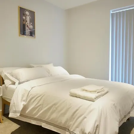 Modern Cosy Two Bedroom