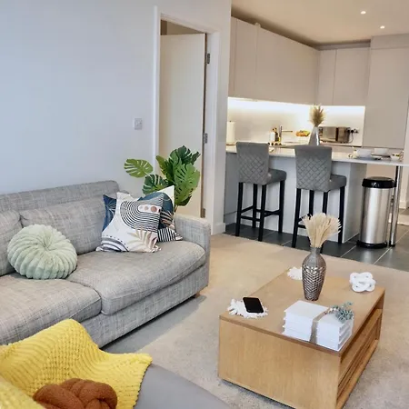 Modern Cosy Two Bedroom Mánchester