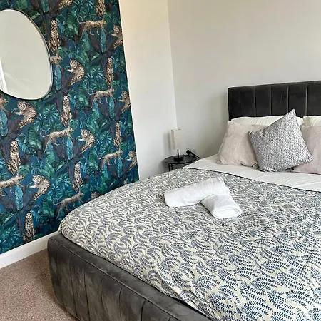 Failsworth 6 With Free Gated Parking Appartement