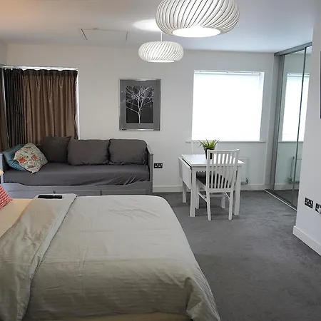 Rylance Luxury House - Free Parking Hébergement de vacances Manchester
