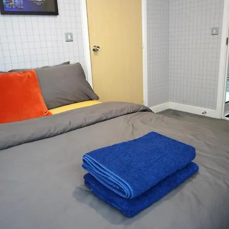 Rylance Luxury House - Free Parking Hébergement de vacances