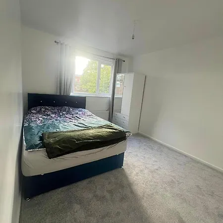 Semesterbostad Manchester Holiday Home