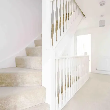 Дом отдыха Spacious 4-bed *