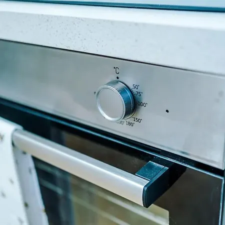 Comfy Four Bedroom House With Parking Vakantiehuis Manchester