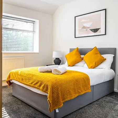 Modern 3 Bed Home, Near Etihad Stadium Сasa de vacaciones