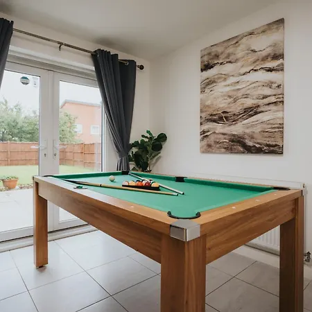 Pool Table - Coop Live Arena, Etihad & Holiday home