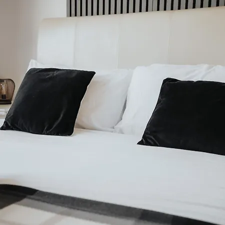 Dom wakacyjny Pool Table - Coop Live Arena, Etihad & *