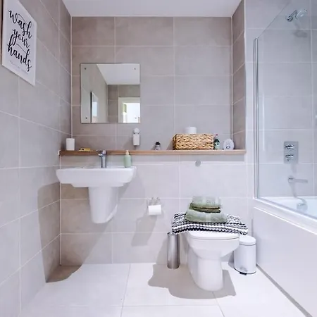 Апартаменты Media 2bed Apartment, Amazing Views, Smart Tv, Perfect For Contractors, Professionals, Families And Leisure Манчестер