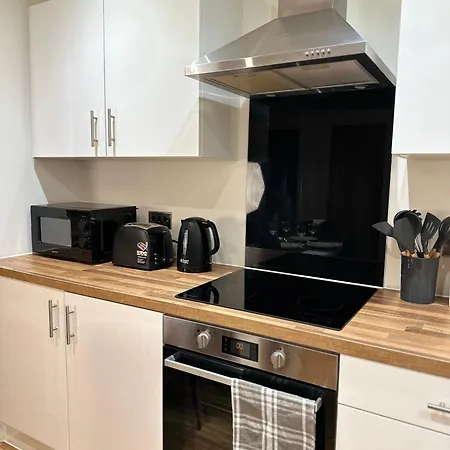Apartment Luxury 2-bed High-rise In With Parking Manchester