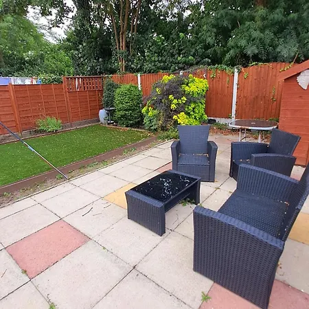度假居 Dalton House - Three Bedroom Stretford Free Parking Near The Trafford Centre 曼彻斯特