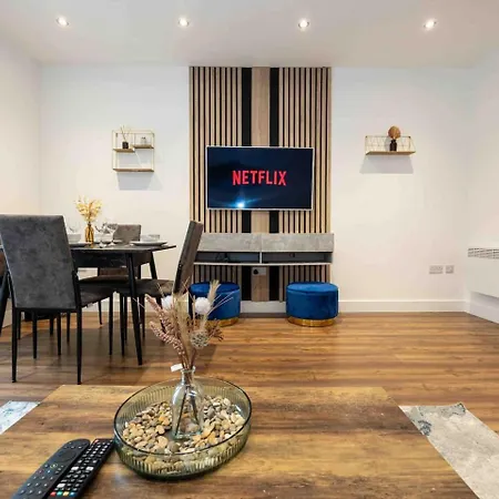 Vibrant 2br In Chorlton, Free Parking شقة *