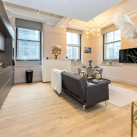 Luxury 2br Apt In City Centre