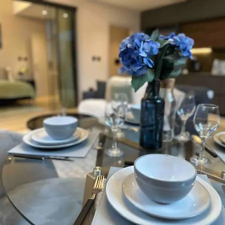 Luxury 2br Apt In City Centre