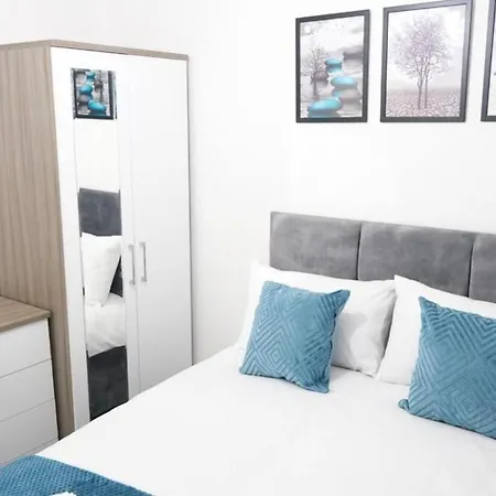 Entire 3-bed House Sleeps 5 W Parking Tatil Evi