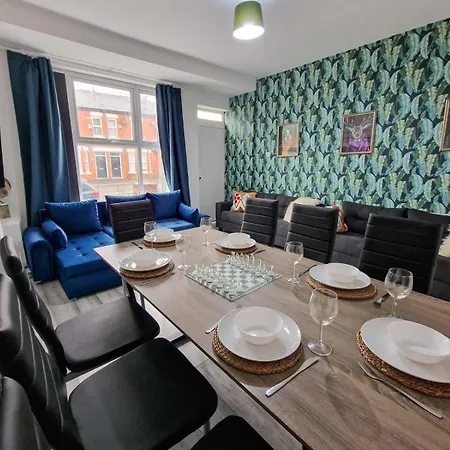 Sleeps 16 Etihad Coop Live By Superhost * Mánchester