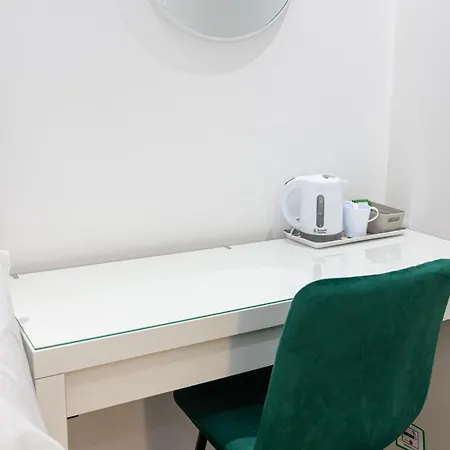 The Kent Luxury House Sleeps 14 Free Parking