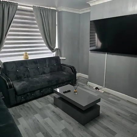 Сasa de vacaciones - House - Sleeps 6 - Parking - Garden *