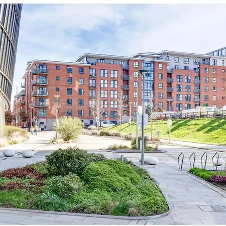 Daire Luxury 2br - Prime Location - Parking