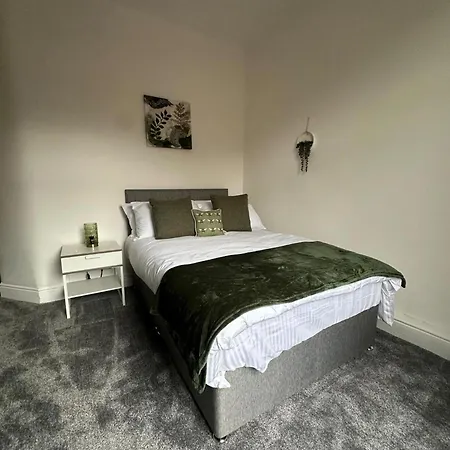 Cosy House Near Etihad And Coop Live *