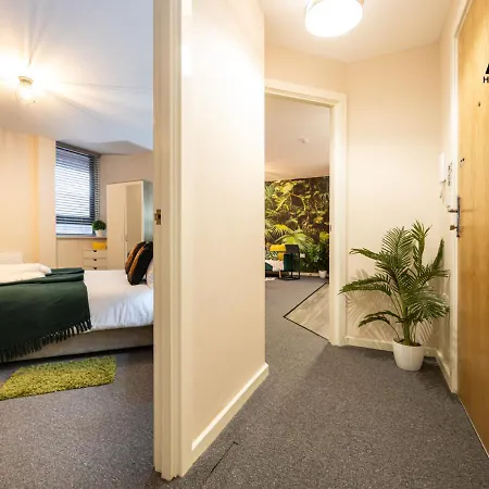 Comfortable One-bedroom - Conveniently Located In Salford By Av Hughes Lägenhet Manchester