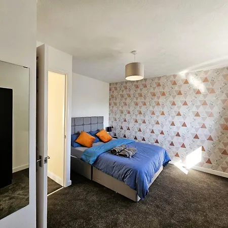 Prázdninový dům 2 Bedroom Family With Back Garden In Salford! *