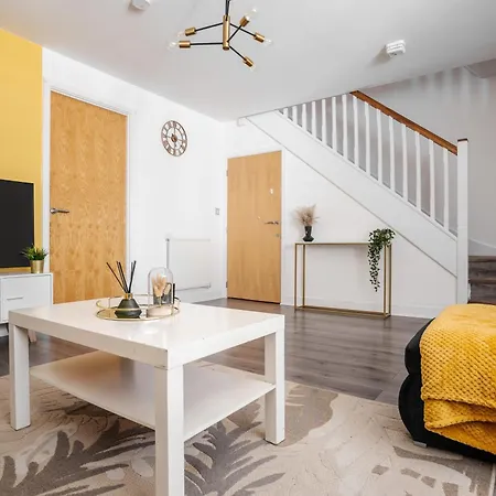 Etihad, & Coop Live - Free Parking - 10ppl *