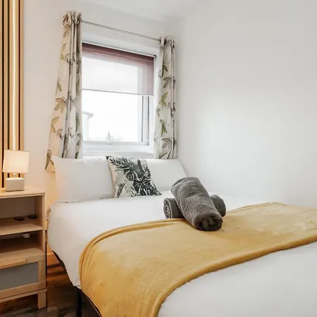 Etihad, & Coop Live - Free Parking - 10ppl مانشستر