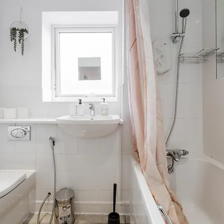 بيت للعطل Etihad, & Coop Live - Free Parking - 10ppl