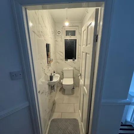 Δωμάτια σε οικογενειακή κατοικία Elegant Estates Humble Abode 3 *