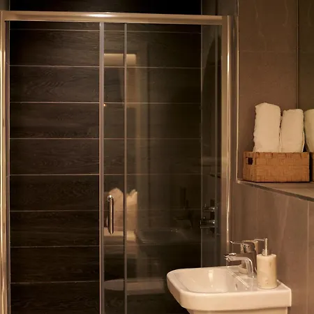 Sleek Haven Luxurious 2bed In Centre
