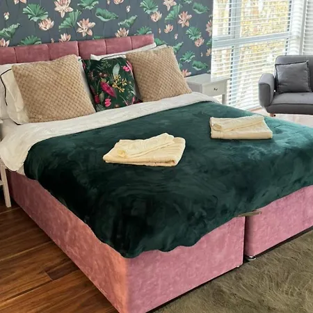 度假居 Oasis Retreat - 4 Bedroom House *