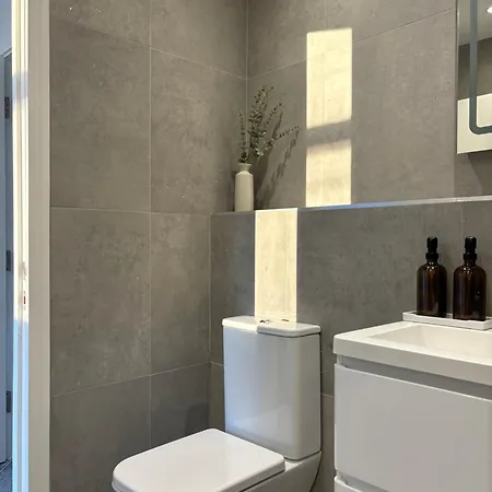 Lägenhet Apt, Free Parking, Business, Couples & Families Manchester
