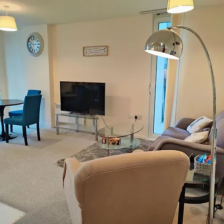 Free Private Parking - City Centre 2 Bedroom Ensuite Near Shopping & Financial Centre, Victoria Station & Ao Апартаменты