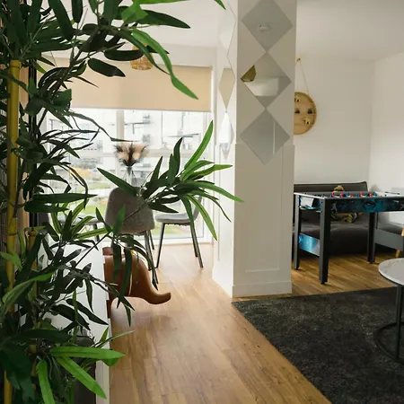 Апартаменты Manchester's Luxurious 2-bed Haven With Balcony - Canal Views & Proximity To United *
