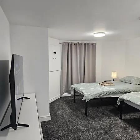 Basement Centre *
