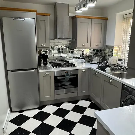 The Secret Garden Retreat With Hot Tub Semesterbostad Manchester