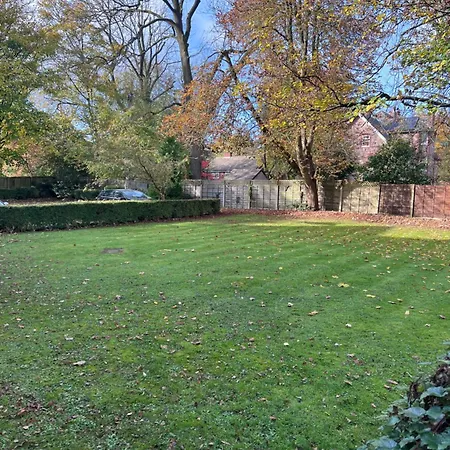 Brentwood Court Apartment