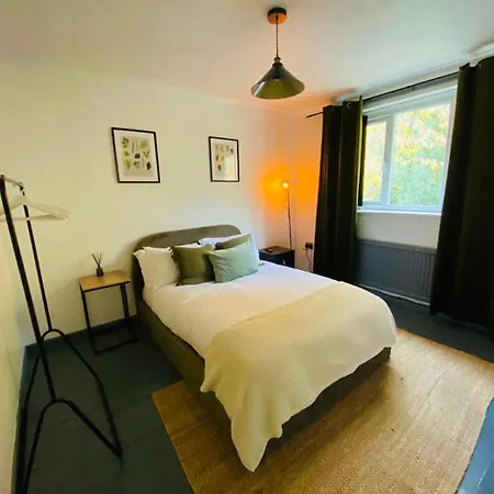 The Secret Garden Retreat With Hot Tub Semesterbostad *