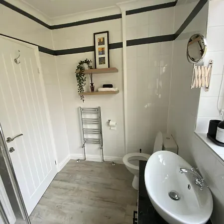 The Secret Garden Retreat With Hot Tub Semesterbostad Manchester