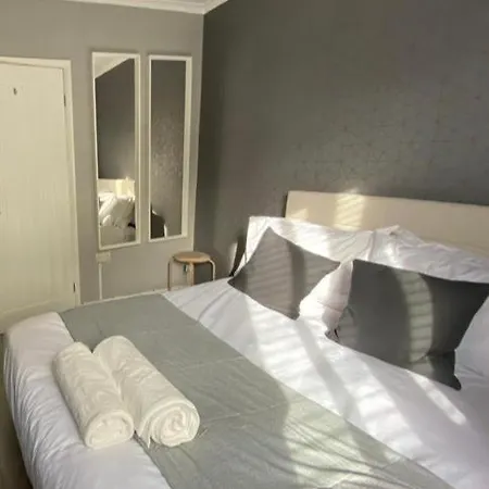 The Secret Garden Retreat With Hot Tub *