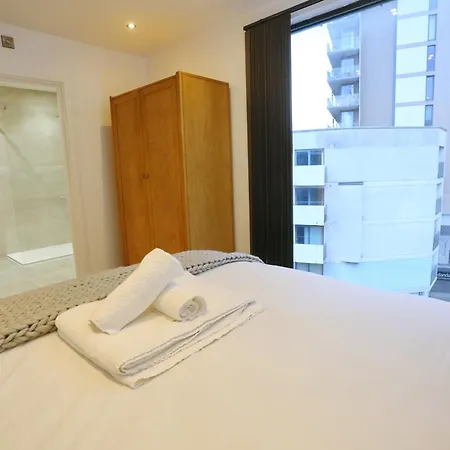 Luxury 7 Mins Walk To Salford - Pass The Keys * Mánchester