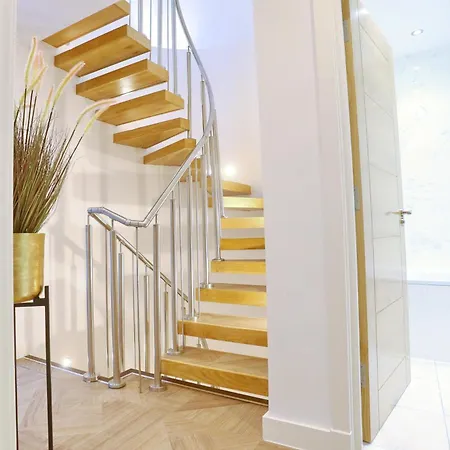 Luxury 7 Mins Walk To Salford - Pass The Keys * Mánchester