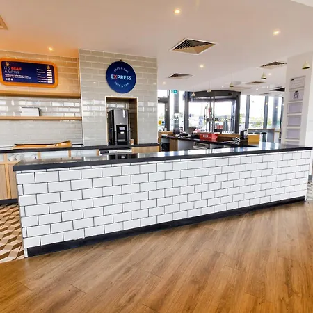 Express - Manchester - Traffordcity By Ihg 3*