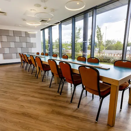 Hotel Express - Manchester - Traffordcity By Ihg 3*