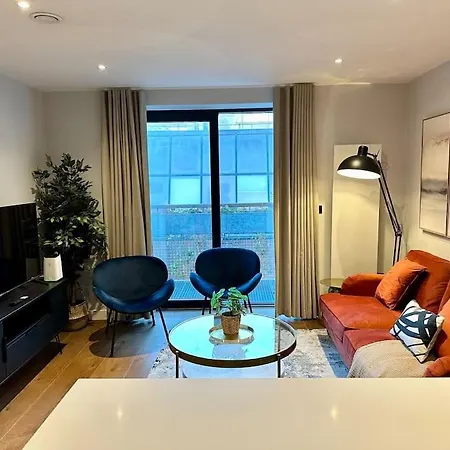 Апартаменты Stunning Centre Duplex With Free Parking Манчестер