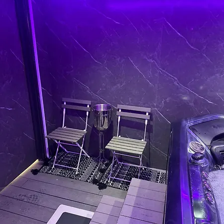 Hot Tub Hideaway Feriehus Manchester
