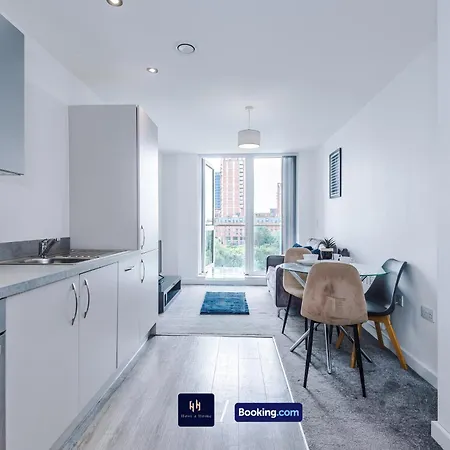 Modern 1 Bed With Balcony By Host A Apartamento *