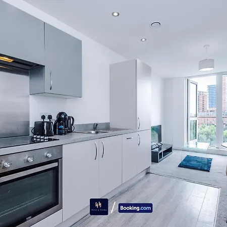 Modern 1 Bed With Balcony By Host A Mánchester