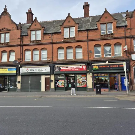 Affordably Elegant Close To Coop Live, Etihad Stadium And Centre *